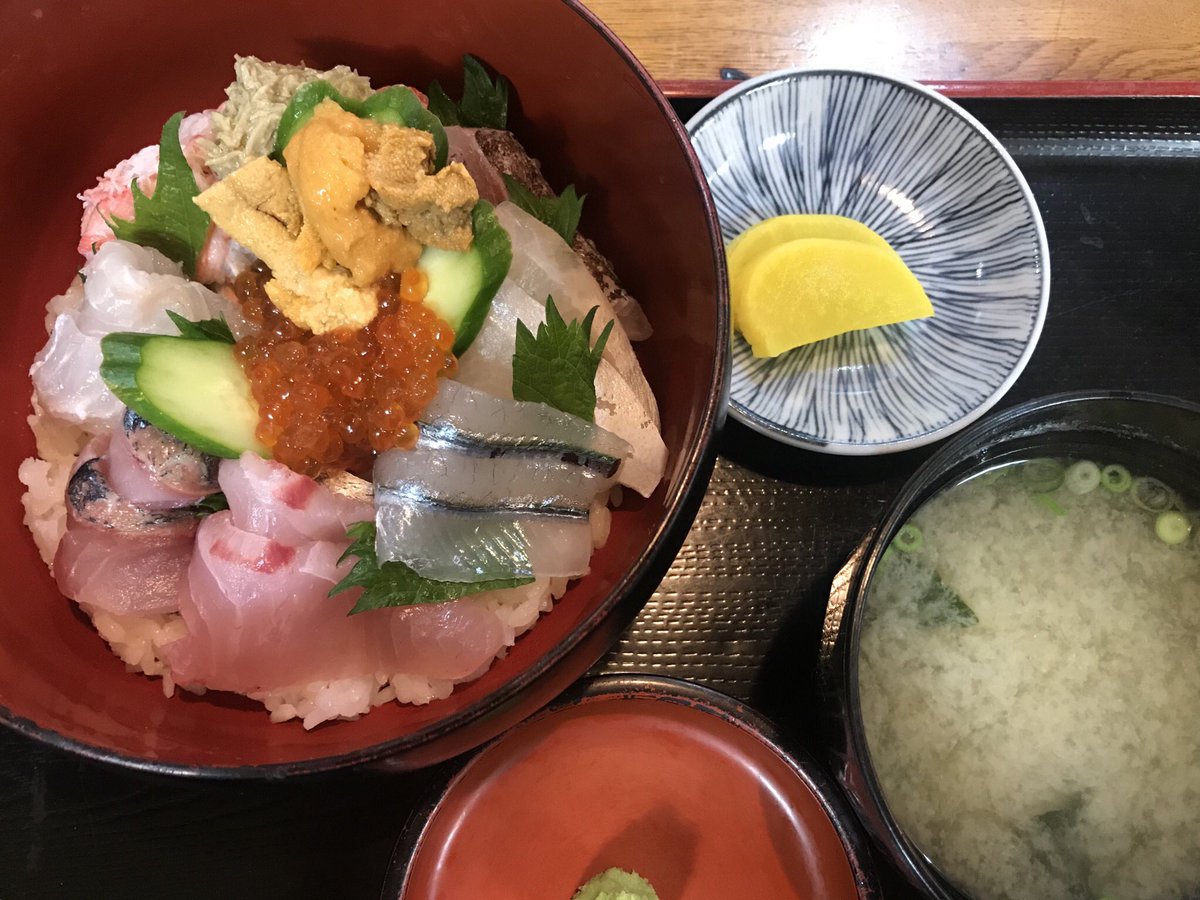 旬の漁師料理 和泉 お知らせ いつもご利用頂きありがとうございます 明日7 17 水 は臨時休業させていただきます 翌日の7 18 木 は定休日です またのご利用をお待ちしております 境港市 水木しげるロード 海鮮丼