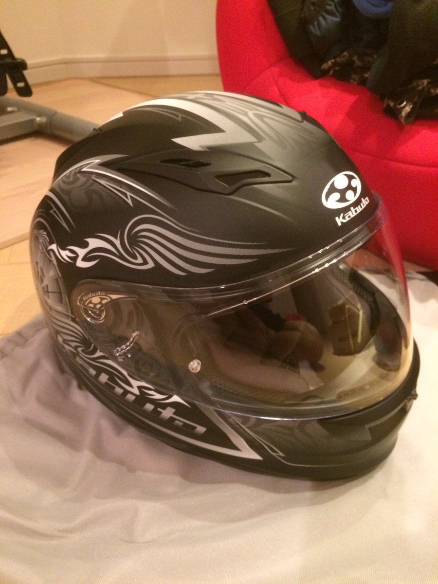 bike_06's tweet image. うん
買っちまったなぁ…。
今夜抱いて寝ます。
#OGK #カブト #KAMUI2 #ヘルメット