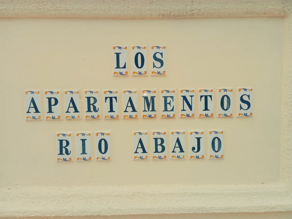 Delaviesca_'s tweet photo. Donde vayas este verano🌞 de vacaciones🏄🏻‍♂️, ahí nos encontrarás👇🏻. 

📍 Mojácar @MojacarTurismo

#ceramics #ceramica #Verano #mojacar #Almeria #artesanía #hechoamano #Espana #Spain #pottery https://t.co/YerTzNuDau