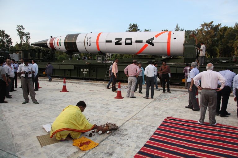 Lo kar lo baat .. Pehle toh naam Agni rakh diya, aur ab launch test se pehle idhar bhi nariyal swaha kar diye!Aisa Test toh success hona hee tha!