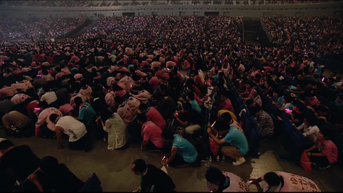 ゆかり王国釧路支部 ありがとう ゆかりん A Twitter まずはcrの土下座アンコールからのチェルシーガールですね 初めてのゆかりさんライブで まさかの横浜アリーナ総土下座 そこからのチェルシーガールは今も忘れられません ゆかりにもっと恋したい で