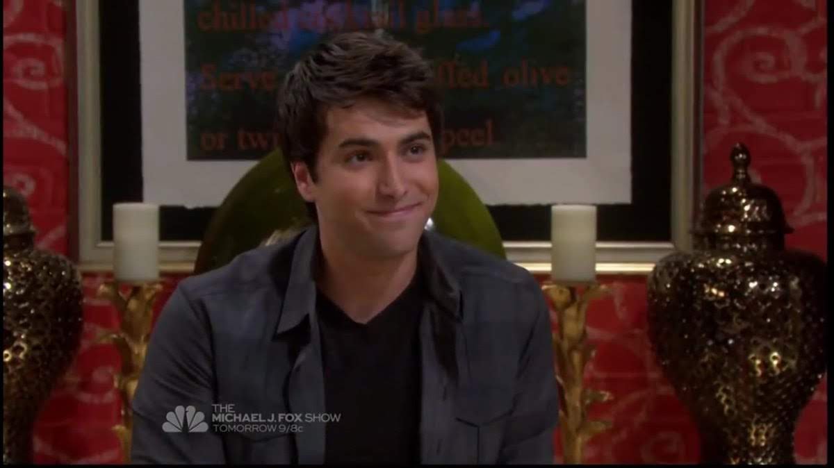 GinaKaus's tweet photo. #30DaysofDays
#Days
#Day23: Favorite Wardrobe?
I've always loved Sonny's wardrobe its my favorite β€οΈ https://t.co/ZZtenwPWv8