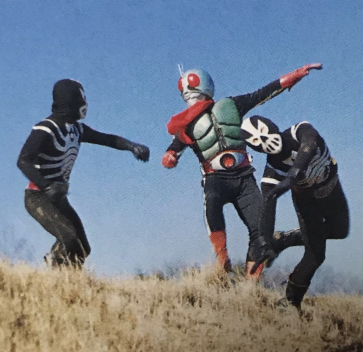 The雄 Sur Twitter 仮面ライダーv3 第1話 2話よりダブルライダー活躍集 こちらの写真は八王子市東中野にて撮影されたとの事 仮面ライダー 仮面ライダーv3 特撮 昭和ライダー 石ノ森章太郎