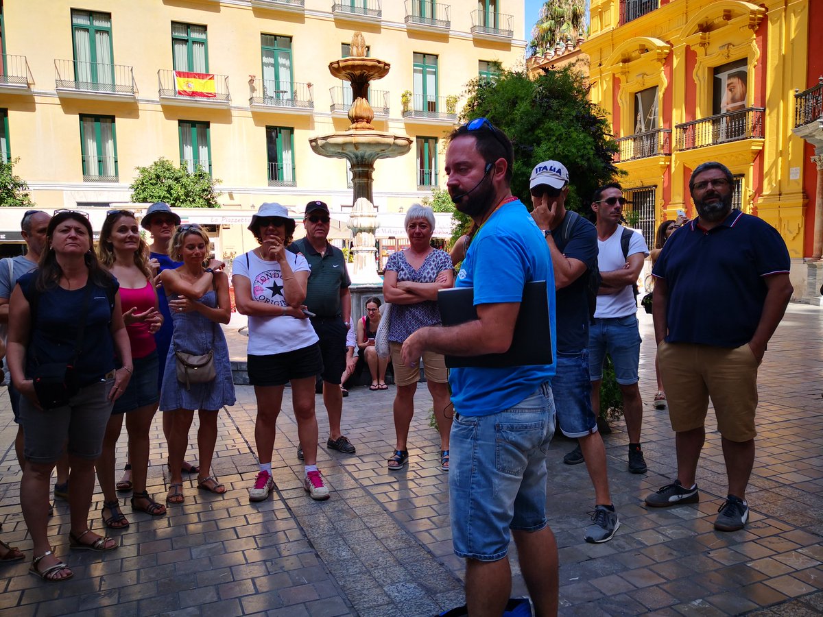 anabel_prieto's tweet image. #day9 of the #immersioncourse with the teachers from @acmontpellier with @LfeeEurope Hoy tour por la ciudad de @malaga #CulturalHeritage #History #lfeeimmersions
