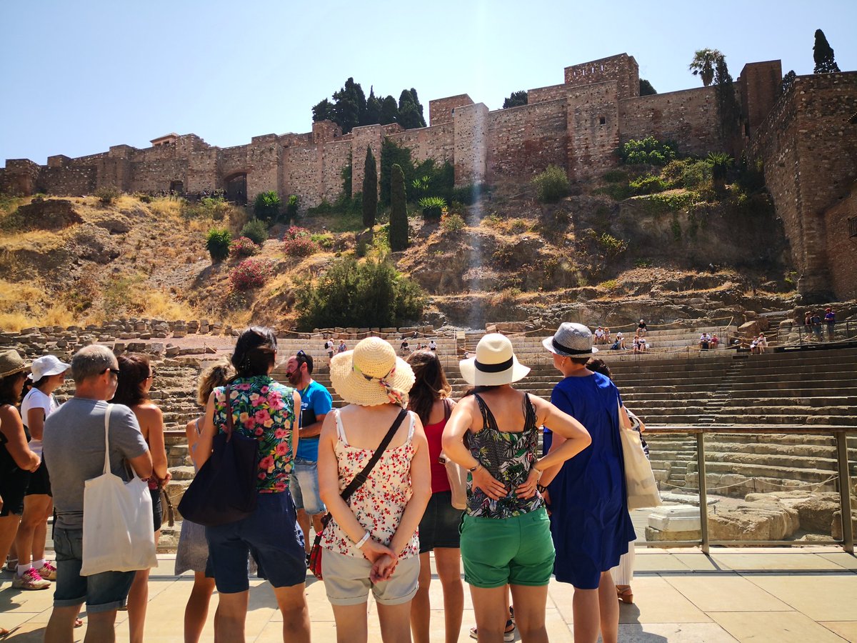 anabel_prieto's tweet image. #day9 of the #immersioncourse with the teachers from @acmontpellier with @LfeeEurope Hoy tour por la ciudad de @malaga #CulturalHeritage #History #lfeeimmersions