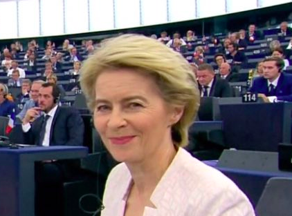 Dr_MedBall's tweet photo. Hoffentlich ist die Brandschutzversicherung in Straßburg und Brüssel gut
#vonderLeyen #QueenOfTheAshes https://t.co/DZH5NqF8PA