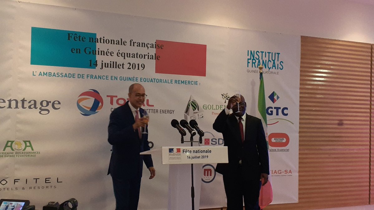 MCooperacion's tweet photo. Durante los actos del Día Nacional de Francia, el embajador #FredConstant y el Ministro de Exteriores #SimeónOyonoEsonoAngué coinciden en que #Malabo y #París deben caminar juntos sin exigencias ni indiferencias hacia la mejora de sus relaciones bilaterales en beneficio recíproco https://t.co/xMYryjWadv