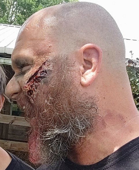 _ChrisApplegate's tweet image. Feeling a little dead
#zombie #Survivaloftheapocalypse