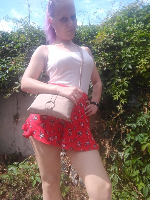 Suns out ☀️ So are the legs 😁 https://t.co/E9ZNtuWmTP<a href="/tag/selfie"class="tags"><span>#selfie</span></a><a href="/tag/session"class="tags"><span>#session</span></a>