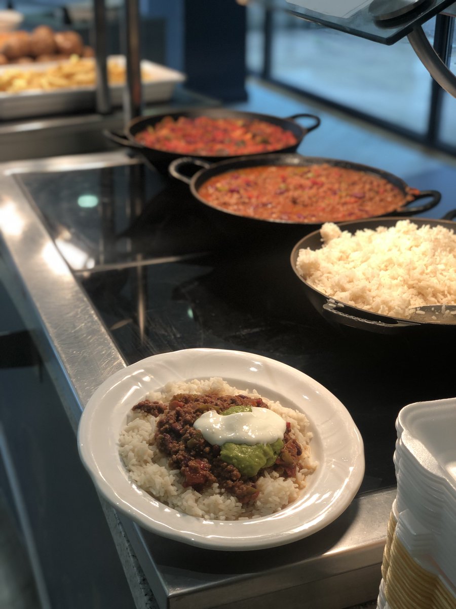 LStoreys's tweet image. Hot hot hot serving Mexican chilli today at #craigforth #stirling #Mexican #westisbest #chefslife #foodies #welovethisbusiness @lynnywinny_lynn @georgegunn2303