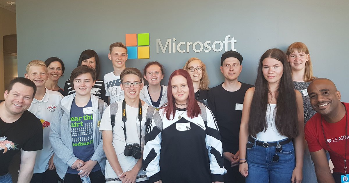 SoftwareOne's tweet photo. #techteensusa day 4: @Microsoft provided 10 of our #TechTeens with 1st-hand insights into some of the latest #Office updates and functions (and some more) during their 'Tour de Silicon Valley'. Many thanks to Justin and Alec for sharing your energy with us! #itstartswithyou https://t.co/drKfPjaPYY