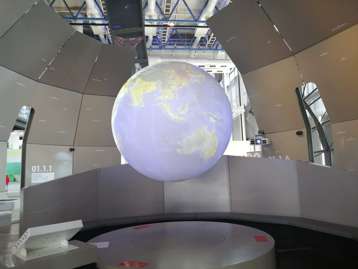 agsbFrench's tweet photo. We have explored the interactive science museum, robots, maths, video games and a full on impromptu astrology/astronomy lesson.... All in French! Pupils clearly followed well as upon leaving asked if the can stay up to watch the partial eclipse this evening! Now to Monmartre... https://t.co/DxAIo2fIHY