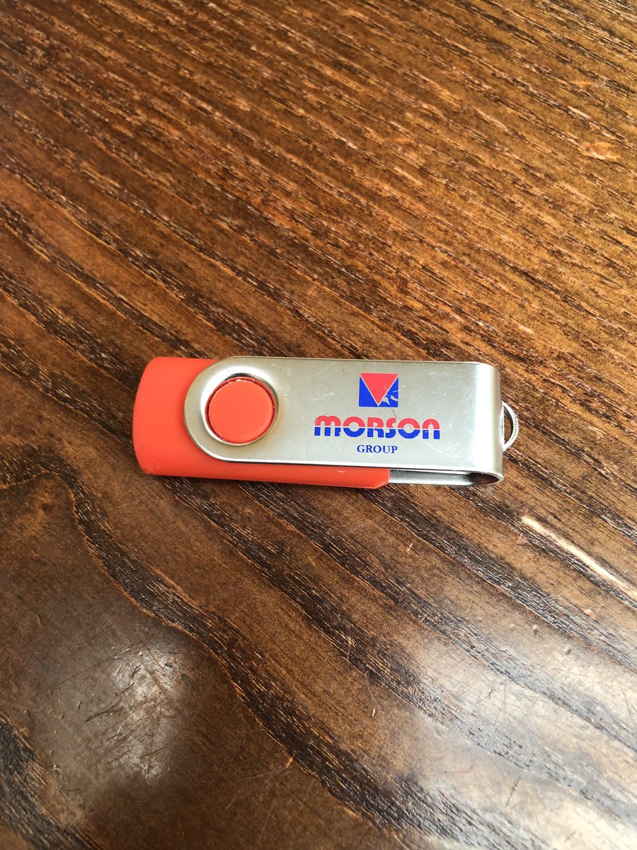 andyreid2506's tweet photo. All I need for work today is this pen drive and my personal story to help motivate and inspire others to achieve there goals ! @MorsonGroup https://t.co/R4H6kao408