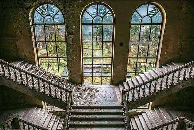 Abandoned building in Tskaltubo, Imereti
#ruins #sovietarchitecture #tskaltubo #georgia🇬🇪 ift.tt/2NZPrPM