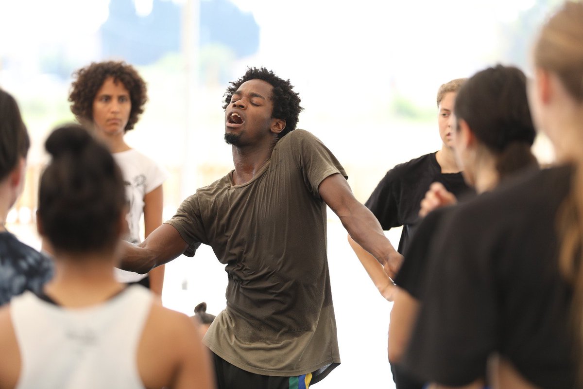 VertebraDansa's tweet photo. Professional Workshop's
--
🔹 Depth_Movement
⭐ Edivaldo Ernesto
ℹ Creative lab
--
📸 Albert Vidal / @vertexcomunica
--
#deltebredansa #deltebredansaXV #dancefestival #danceworkshops #contemporarydance #summerintensive #dancesummerintensive #dansa #deltebre #atraccionatural https://t.co/rFo6Z065Iv