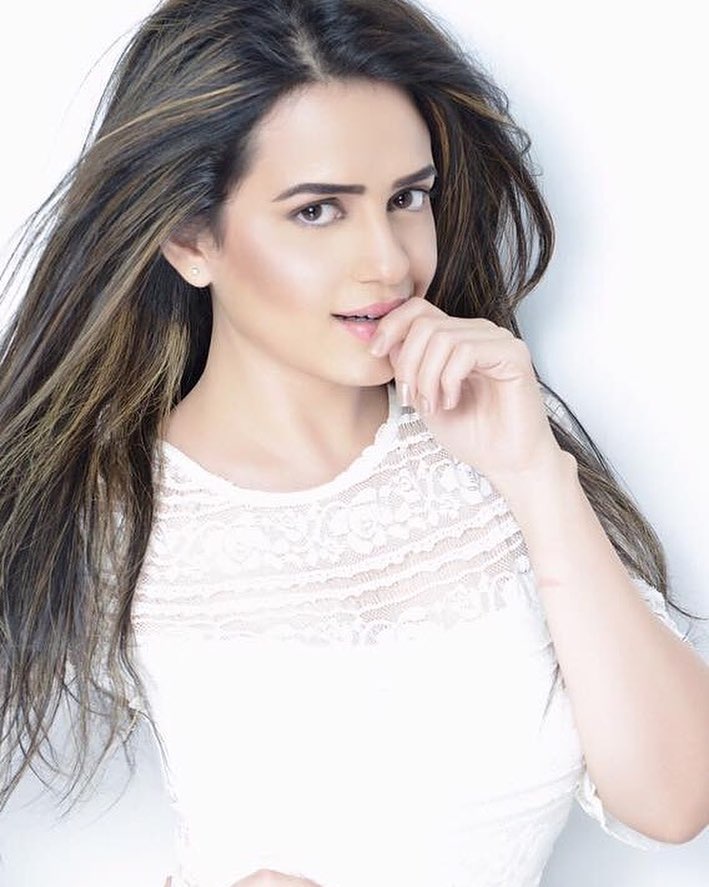 CaitlinNamara's tweet photo. How Many Followers Do You Want  
 🍀10M 🌸
  🍀20M🌸
   🍀30M🌸
    🍀40M🌸
     🍀50M🌸
    🍀60M🌸
   🍀70M🌸
 🍀80M🌸
🍀90M🌸
COMMENT 'SAHIL' and follow who like ur reply  Let's Grow Now🍀🌸🍀🌸
  81 replies            
  111 retweets            
 339 likes https://t.co/revSL3MFiO