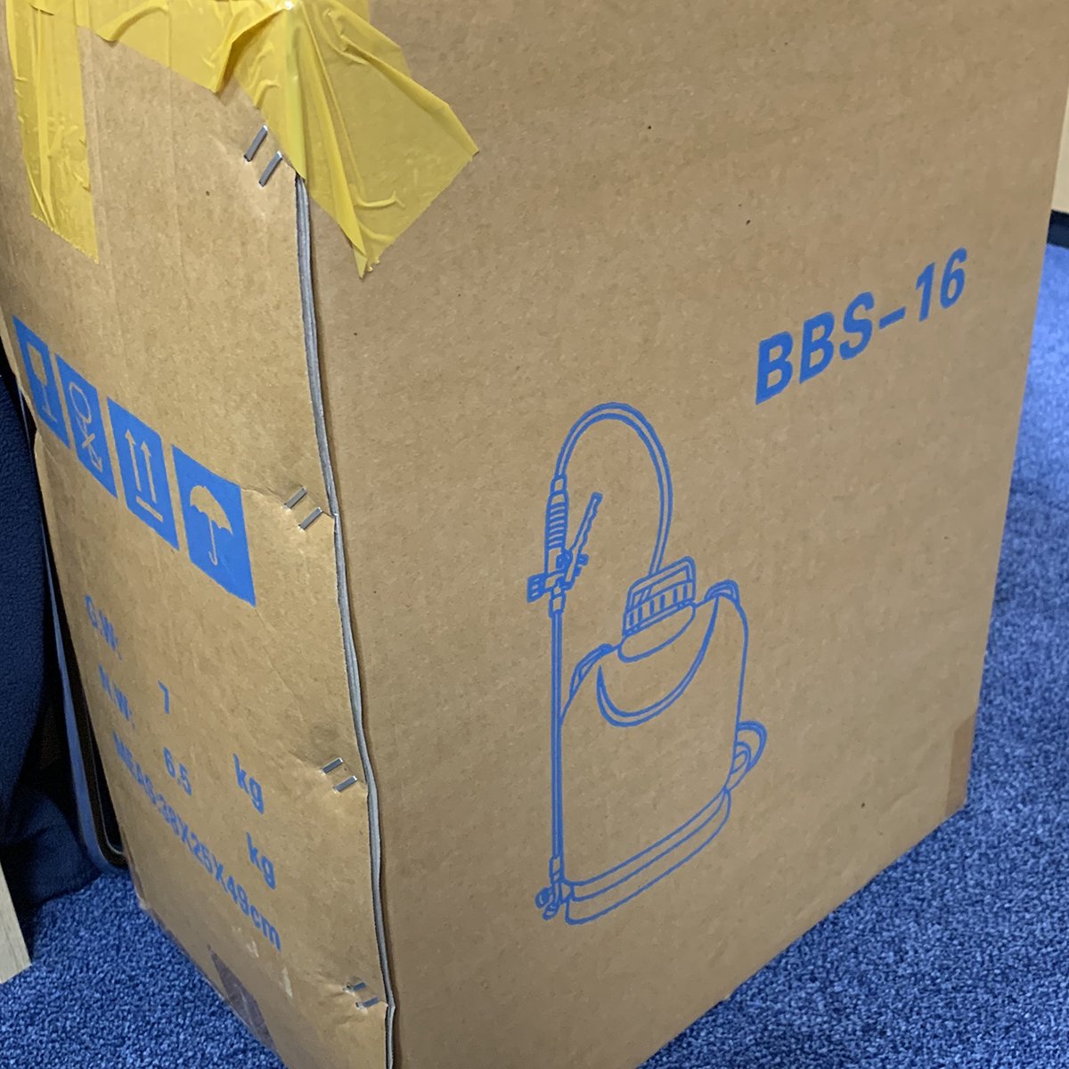 AdvancedUK's tweet image. A sneak-peak at the next competition prize waiting by my desk. Keep a lookout for the next COMP starting in August 😃 #HVAC #hvacfuture #clevertools