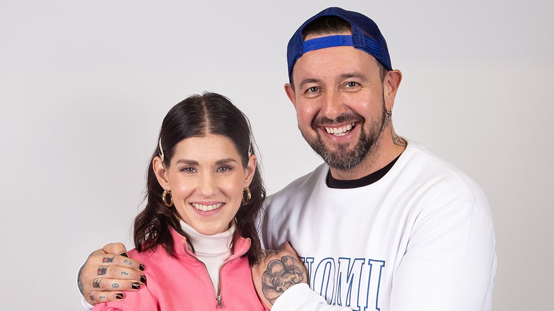 Viime viikkoina @novasuomi aamuissa kuultiin <a href="/EEerikainen/">Esko Eerikäinen</a> seurana @anttiholma:a, tällä viikolla maanantaista keskiviikkoon meitä viihdyttää Eskon kanssa <a href="/JannikaB/">Jannika B</a> 💜 Parhaat palat kuultavissa RadioPlayssa: radioplay.fi/podcast/radio-… #radionova #jannikab #anttiholma