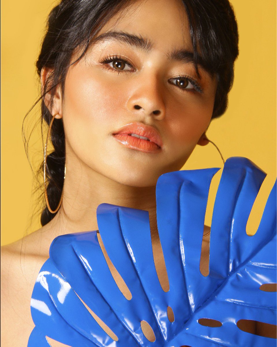 byscosmetics_ph's tweet photo. The weather's getting colder, but you've gotta stay hot. Rising star @Vivoree brings the heat with Mamacita from the BYS Luxe Lips Ultra Matte Lipstick collection. 

Grab your newest go-to lipsticks now at any Watsons or SM Store branch. #BYSLuxeLipsTrials #BeYourOwnExpert https://t.co/cWjrkYz5M1
