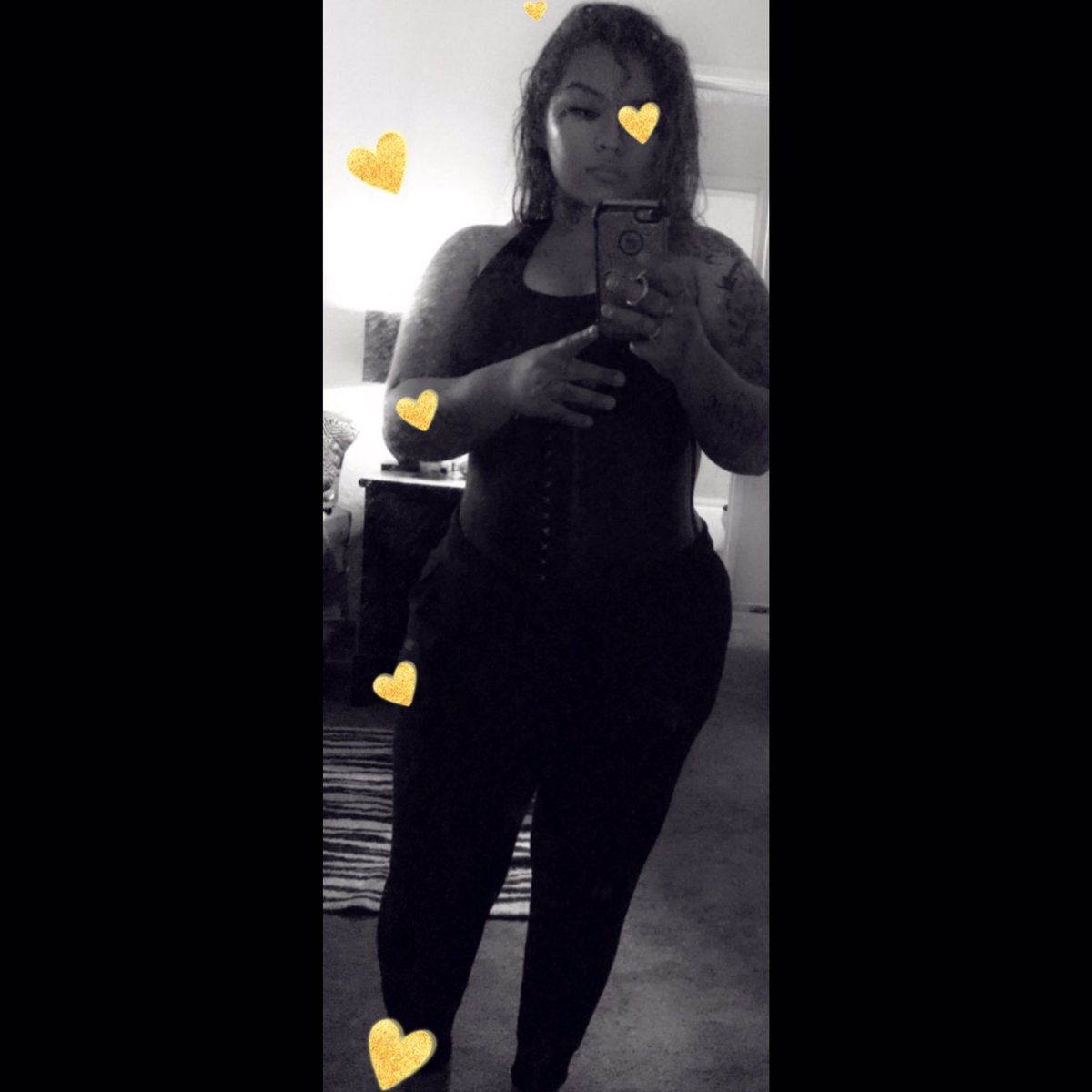 Minicharmm's tweet photo. Waist Training 👌🏽#BasicPic https://t.co/hKRuHjVXqD