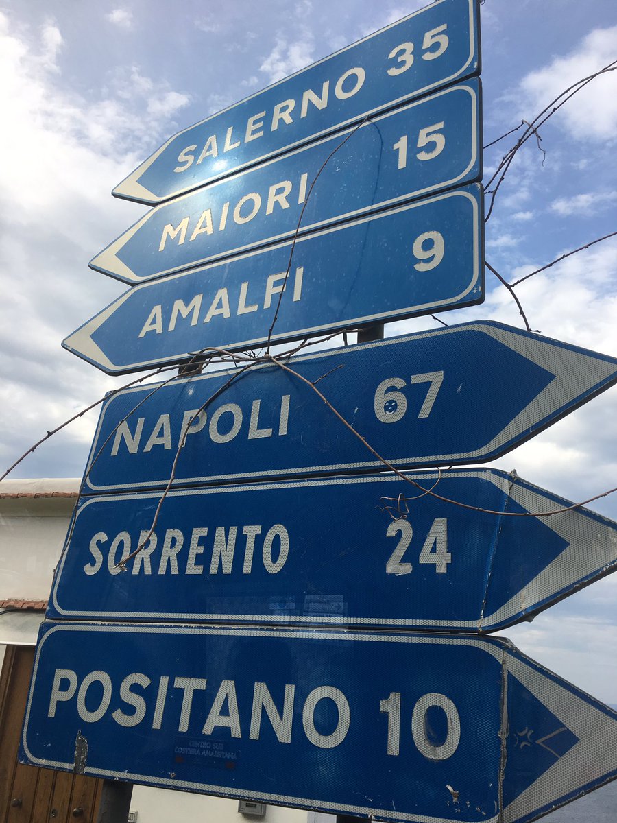 HanesMaesGarmon's tweet photo. Bore da o’r Eidal! Ar ôl diwrnod prysur ddoe rydym ar y ffordd i fwynhau arfordir Amalfi, golygfeydd trawiadol ar y ffordd! #yreidal #ymg #taithhanesadaear #amalfi https://t.co/5vTjtriAaA