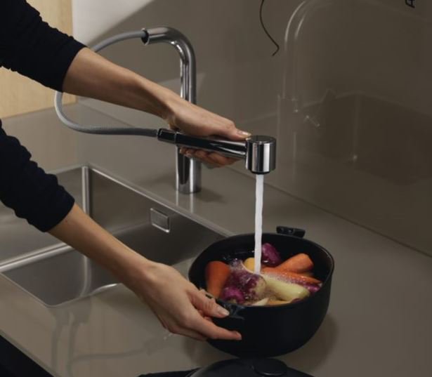 Specialized kitchen fittings with added value – Discover Dornbracht's range of efficient products: ow.ly/WUtR50v16vS #kitchen #interiordesign #kitchenremodel