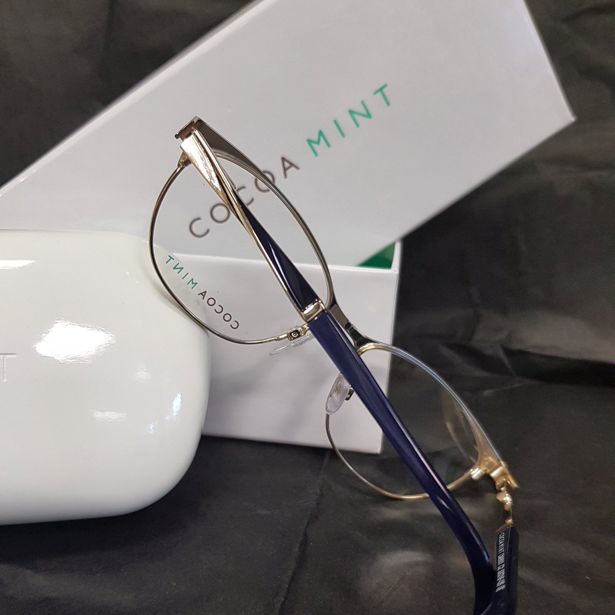 JohnnyGoggles1's tweet image. Beautiful Cocoa Mint frames in blue and gold in store now. #frames #glasses #cocoamint #fashion #jonnygoggles