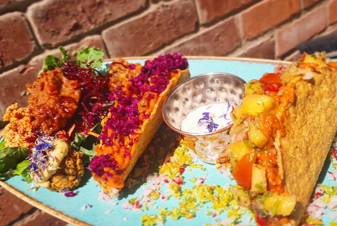 Glorious day in #Middlesbrough today. Time to get yourselves along to try #AlkalineKitchen at #AlbertNorth? Look at their perfect hot weather goodness. You'll find them at no.15 Albert Road  #vegan #vegantacos