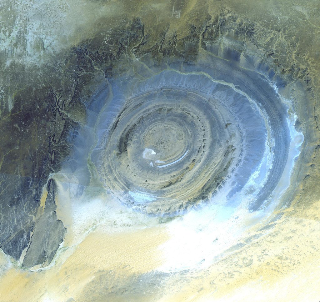 RealGypsyNinja's tweet photo. The Eye of the Sahara – An Unique Feature in the Heart of the Desert https://t.co/MHsUbnr8ri https://t.co/m1pkTtGLjc