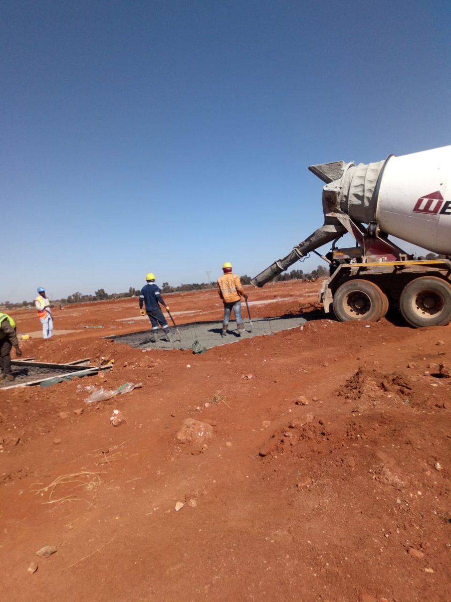 KuhleProjects's tweet photo. 🏗🏘 We are very grateful to be part of this project
Get in touch with us for all your construction work https://t.co/cBDaUVPs6a