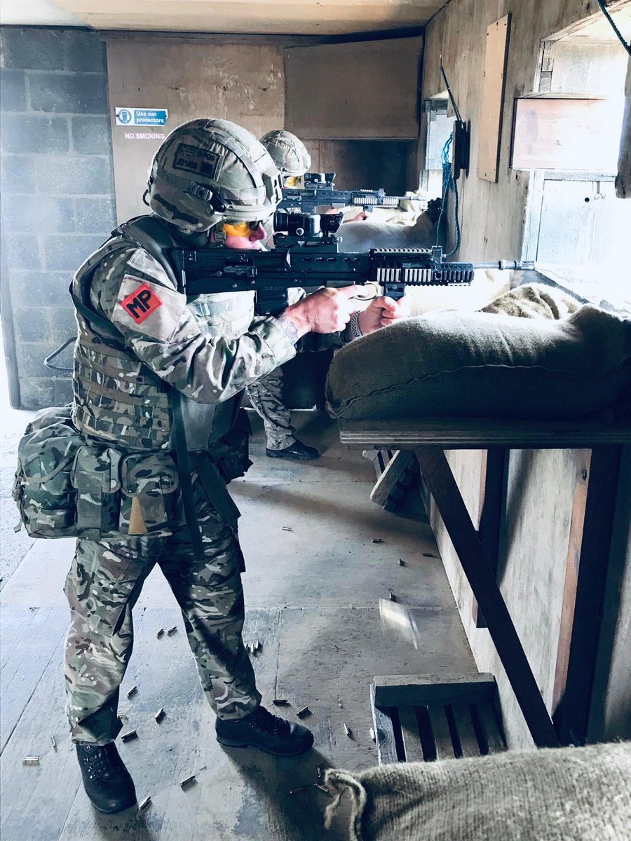 1RegtRMP's tweet photo. 174 Pro Coy continue to remain match fit with the completion of Ex REDCAP SAXON which tested 3 Platoon in a series of challenging scenarios aimed to meet the unique role MP assets play on the battlefield. The training concluded with a Static Defence Shoot. #1RMP #fittofight https://t.co/ewRyq5LxL2