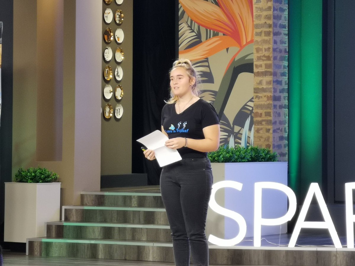 2OceansAquarium's tweet photo. Zoe Prinsloo started #SaveAFishie when she found a fish trapped in a plastic bag during a beach cleanup in Milnerton. π Now she's #SouthAfrica's youngest distributor of sustainable goods. @LCAsparktalks #ActionForNature https://t.co/MjfidO1SC3