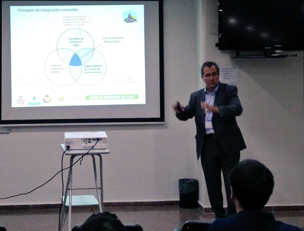 GeotermiaA's tweet photo. La geotermia integrada en el proyecto de #eficiencia edificatoria:
Principios de aprovechamiento
📌 Luis de Pereda @EneresEs
#Curso #Geotermia Aplicada
@FGP_ETSIME ⚒️🌱🎓
#energiasrenovables
📌 @EneresEs @Info_ecoforest @Uponor_ES #EDASU #IPMA @minasenergiaupm @La_UPM
#ODS https://t.co/IT7JjKnYdo
