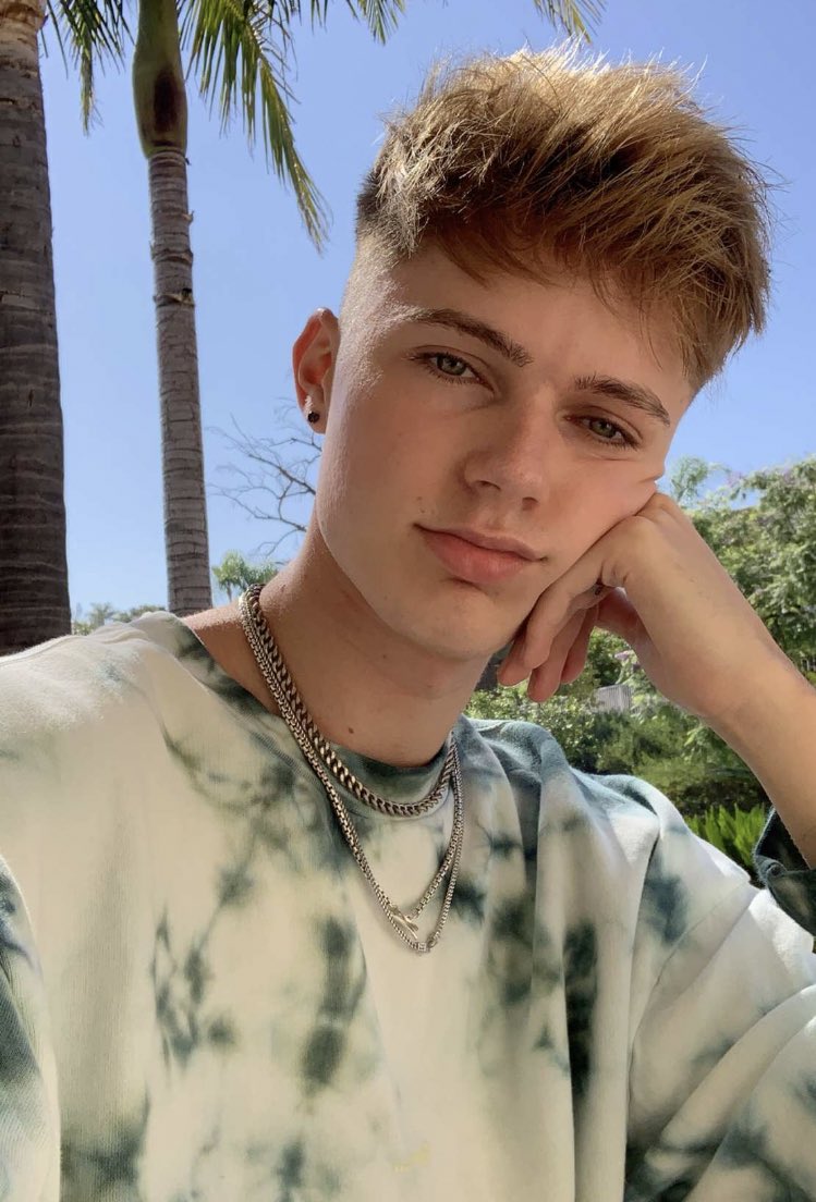 HRVY (@hrvy_rp) on Twitter photo 