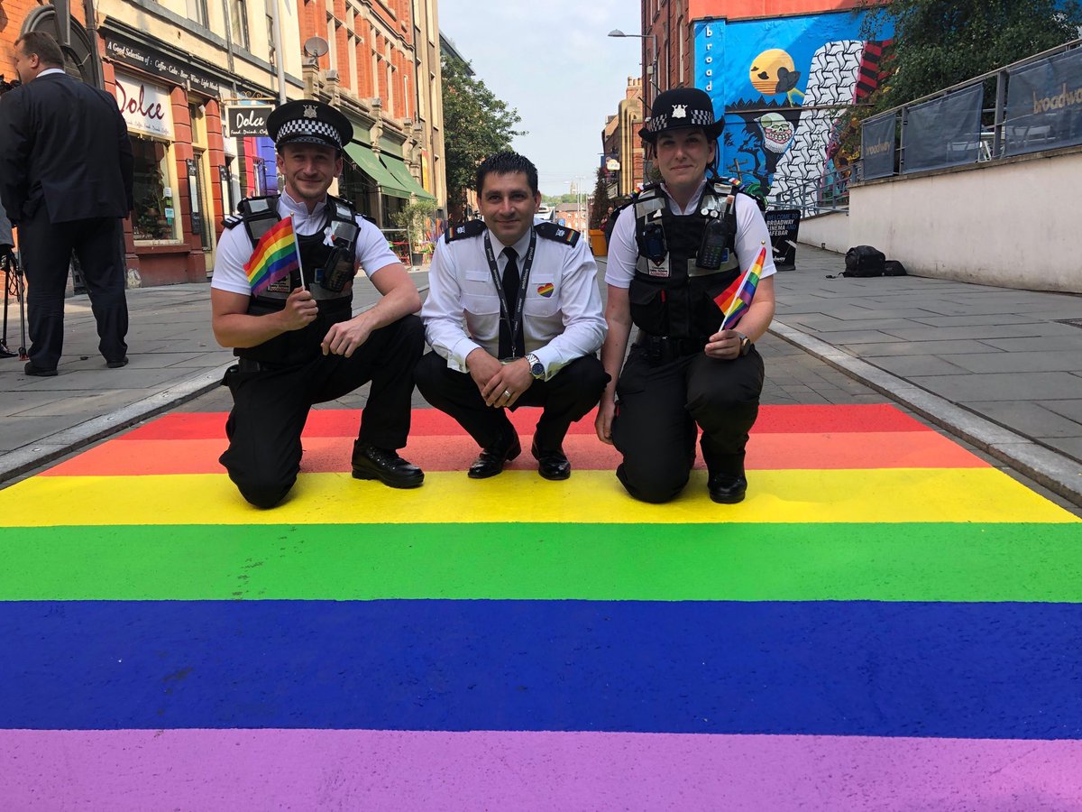 MyNottingham's tweet photo. #Nottingham is so 🏳️‍🌈 P R O U D 🏳️‍🌈 to officially open our beautiful #rainbowroad 🥳🥰😻                           With thanks to sponsors @nottmcityhomes @RobinHoodEnergy @Nottm_Together 👏🏻👏🏻👏🏻 #lovenotts #nottinghamtogether #proud https://t.co/COPiPN3DI0