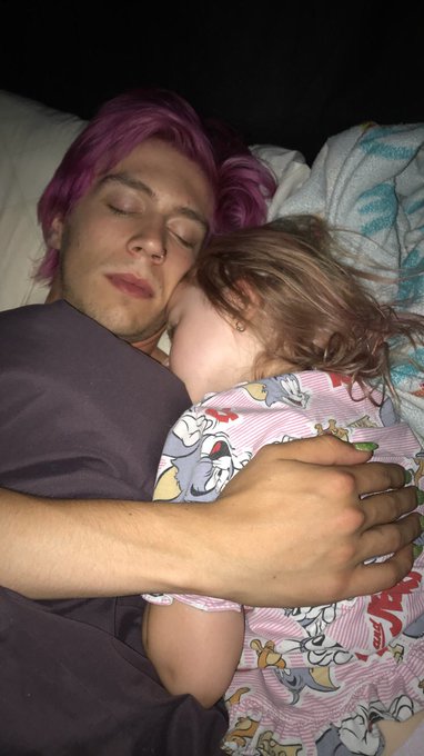 I posted this on all my social media because it made me so happy https://t.co/qN6IIHcLfb<a href="/tag/newprofilepic"class="tags"><span>#newprofilepic</span></a>