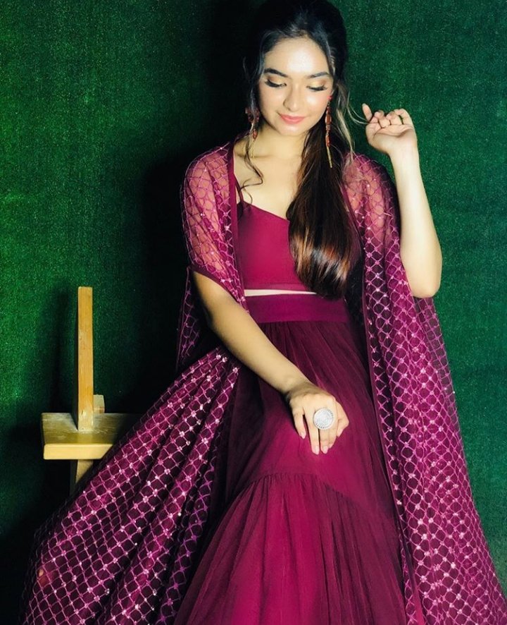 anushka sen maroon dress