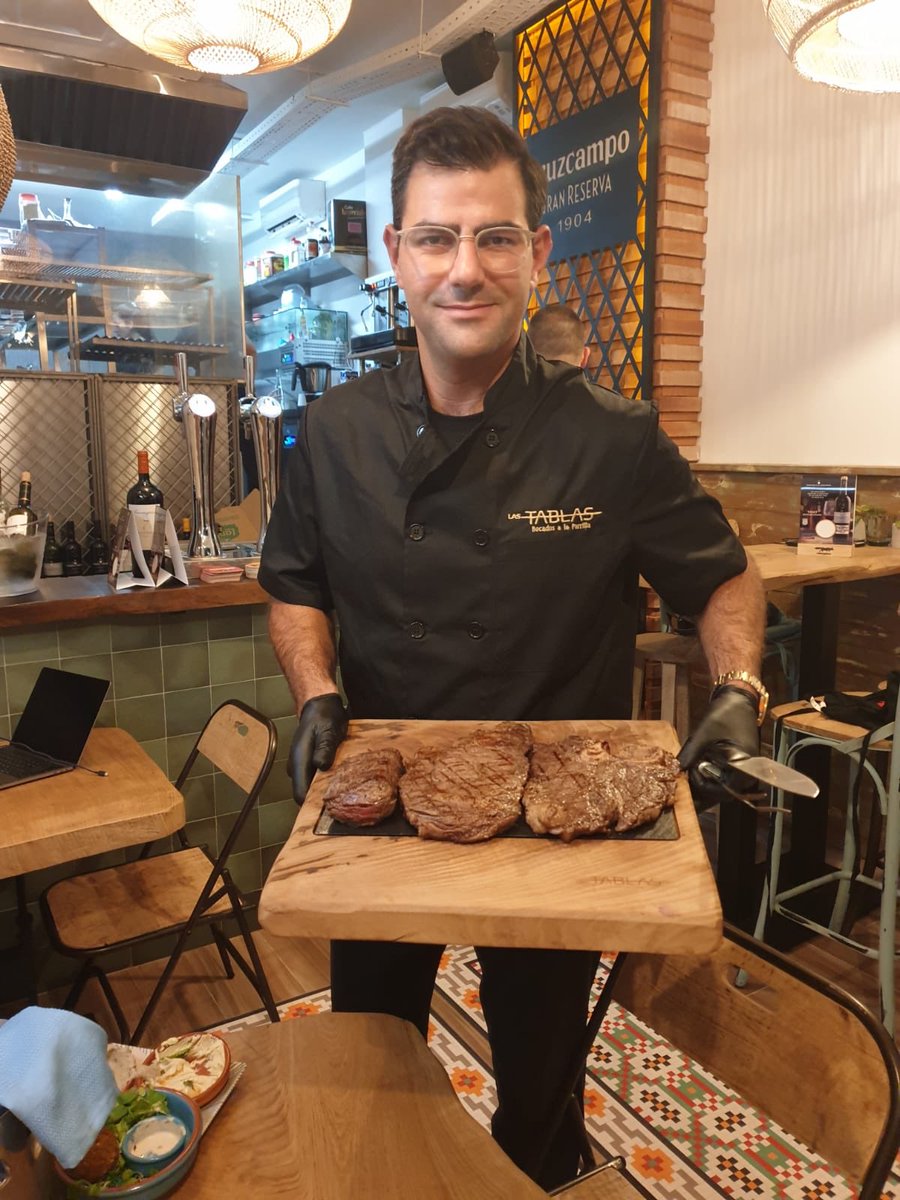 lastablasgrill's tweet photo. Cooking is never going to be a job, it’s a passion. And one of the nicest things about it, is the way we must regularly stop whatever it is we are doing and devote our attention to eating. Welcome to @lastablasgrill 🙌🏻🥂
#passion #dinner #Mediterraneanrestaurant 
. https://t.co/ym3JHgFQee