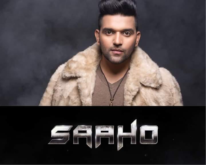 Prabhasfanzpdpl's tweet photo. Prabhas 😍
New update...
#Saaho2ndSingle #EnniSoni out soon👊🏽
#GuruOfficial composed &amp; sung too...female voice by #TulsikumarTK #Saaho😎
 https://t.co/Kjhc3zT6o9 https://t.co/FsD2qSosvv