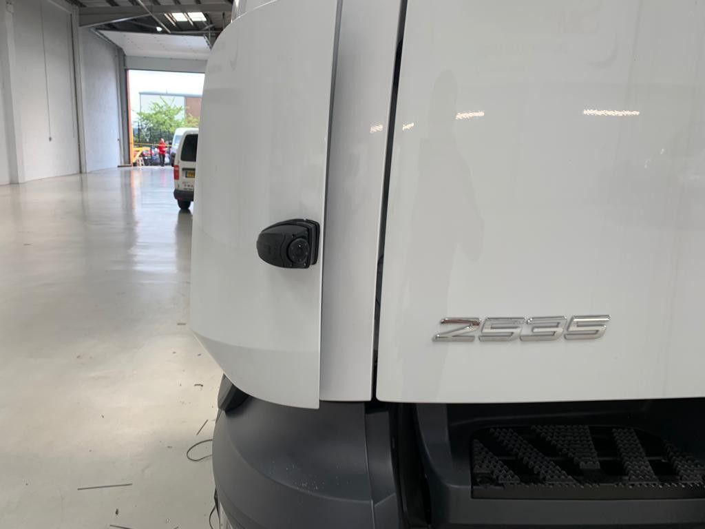 SMUK2012's tweet photo. Installed @ our #ServiceCentre for @MabeyHire an #SMUK engineer installed one of our standard packages (5 cameras) around the vehicle to help eliminate #blindspots. We also installed a portable #MDR, 4 #cycleminder sensors, external #LTW speaker & a #BBS reverse alarm! Congrats! https://t.co/0XgHN50qOs
