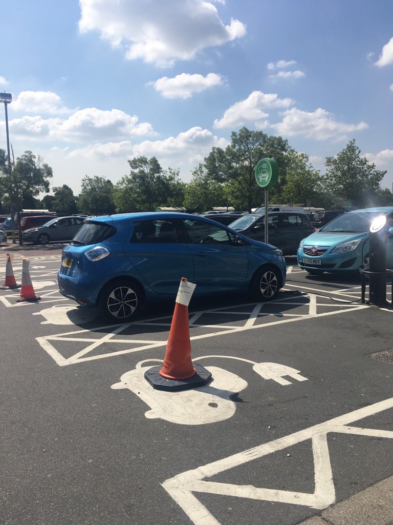 EssexEV's tweet photo. @AsdaServiceTeam #ASDA #Colchester might not be the worst place to charge an #ev in Colchester any more thanks to these new signs. What do people think? @ivebeeniced https://t.co/enEvWZmUCN