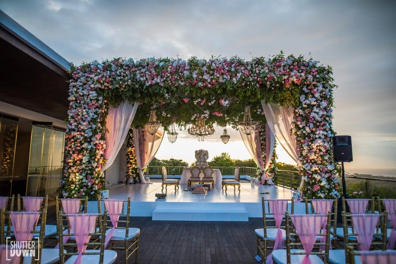 weddingplz's tweet photo. 10+ Breathtaking Wedding Mandap Decoration Ideas!

@WeddingNama @1Plus1Studio #shanqluxuryevents #shutterdown #thephotodiary #atulpratapphotography #intocandidphotography @PKSuriWWS #devikanarainandco  #ranipink #shadisquad @InchPerfecto 

Checkout: https://t.co/T69d27n6JI https://t.co/LP3Ny6HFki