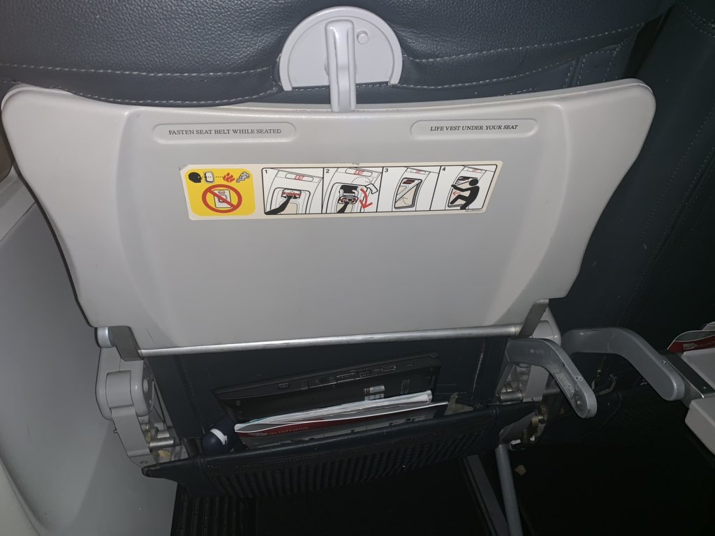 Yo! <a href="/VirginAustralia/">Virgin Australia</a> can you bring me a Phillips head, some glue and a set of clamps. We need to give the back of Seat 12A some serious elbow grease. VA882 7pm 16th July Syd to Melb. 🙏
