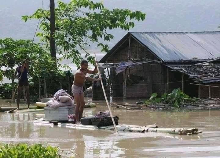 ThakuriaMayuri's tweet photo. Respected PM sir🙏, 
We the people of entire Assam are hugely affected by flood. Over 15 lakh people are affected in this flood. People lost their homes, domestic animals. So we need a permanent solution. It becomes a burning problem. 
#NarendraModi https://t.co/Blods4HJxp