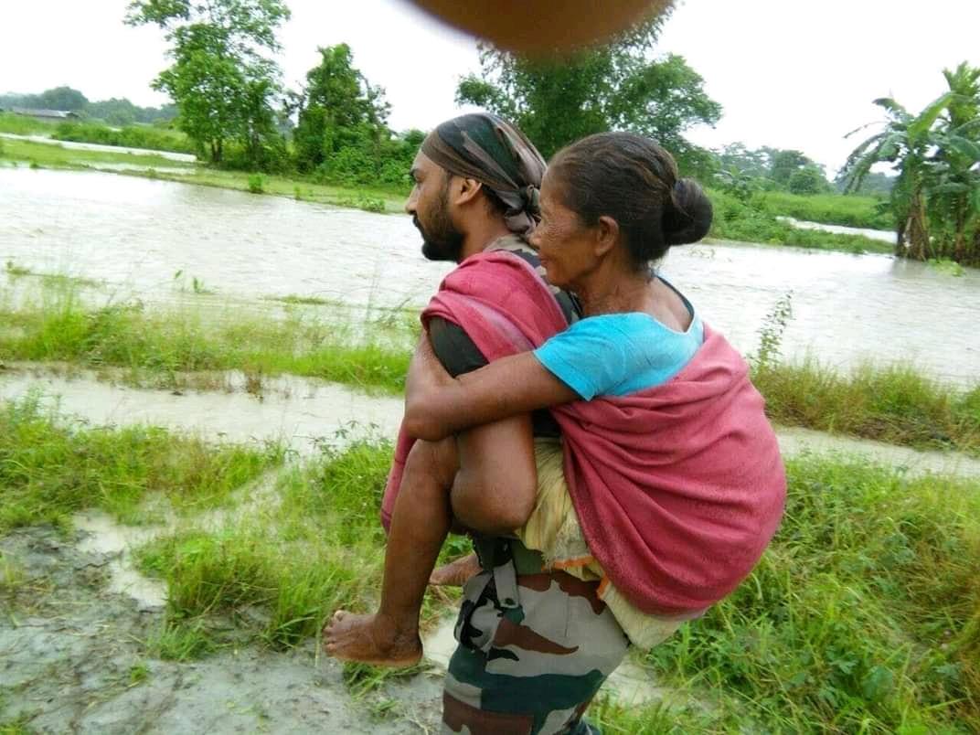 ThakuriaMayuri's tweet photo. Respected PM sir🙏, 
We the people of entire Assam are hugely affected by flood. Over 15 lakh people are affected in this flood. People lost their homes, domestic animals. So we need a permanent solution. It becomes a burning problem. 
#NarendraModi https://t.co/Blods4HJxp