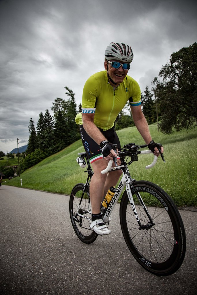TheRideNL's tweet photo. Herken jij deze gele trui renner😉❓#rijdtjeeigentour

#tourdefrance #rideShimano #ShimanoServiceCenter #rideTheRide #OnceiNaRideTime #bucketlist #Stelvio #to #Cauberg #8countries #8days #cycling https://t.co/ubKmpbJvsH
