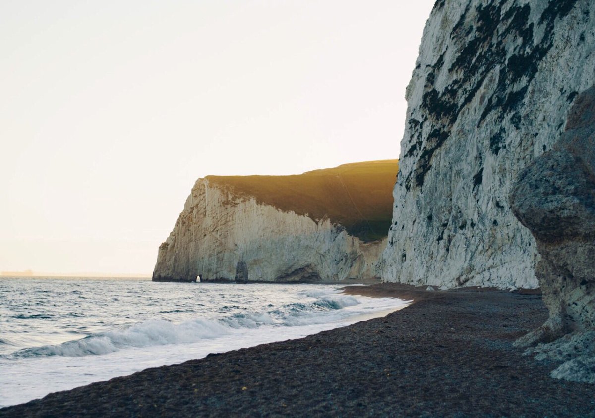 An incredible view while visiting #DurdleDoor along the #jurassiccoast 📸 
.
.
#england #photography #videography #PhotoChallengeJuly19