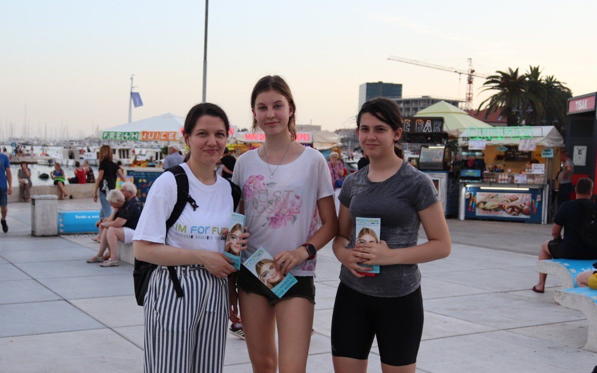 azrafr1904's tweet photo. Going out on the streets of Split and talking about science seemed as a challenging task at first but turned out to be a great experience. I was happy to see that people stopped to chat and genuinely were interested in what scientists do back in their labs. #IMForFUTURE#MSCA#MCAA https://t.co/De44HJn4PZ