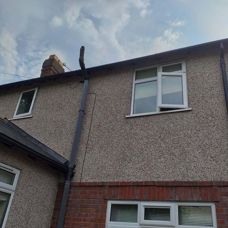 LightningboltLS's tweet photo. Gutter repair and clean today in Richmond. We think all that heavy rain last week exposed problems in peoples guttering they were not aware of! #locksmith #propertymaintenance #richmond #northyorkshire https://t.co/ZgSI9yHEbH