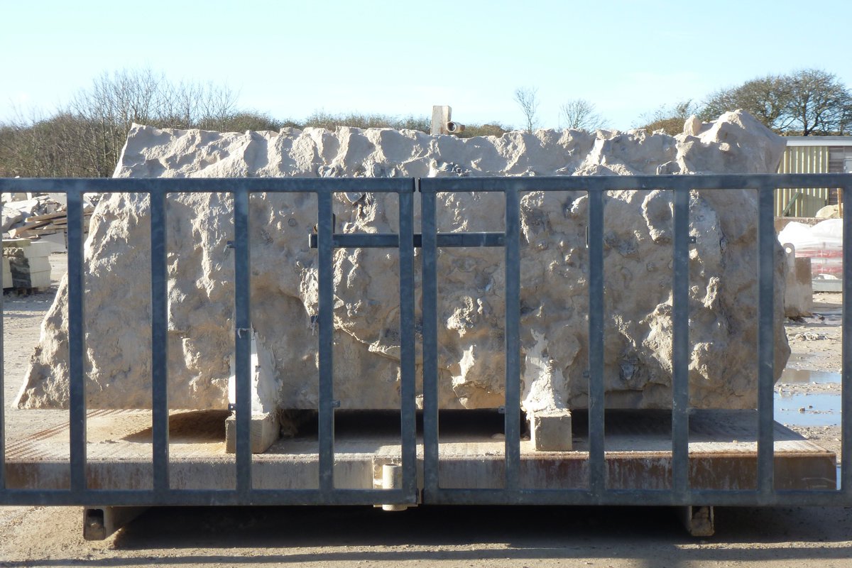 SN15_2DP's tweet image. A customer of ours in Dorset uses Prestia Casting Plaster in their quarry to hold the stone in place whilst being cut as they find it dramatically reduces stone wastage!

#industrialplasters #provenreliability #onestopshop #prestiacasting #castingplasters  #quarry #stonecutting